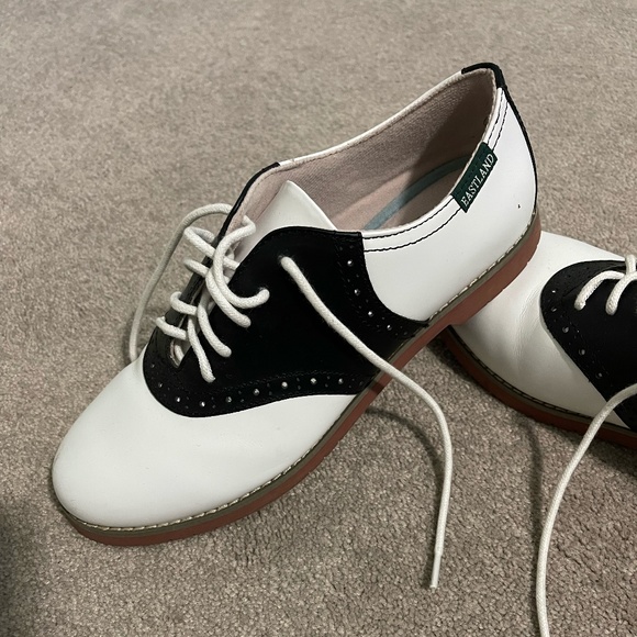 EASTLAND BLACK/WHITE 7M - Picture 1 of 6